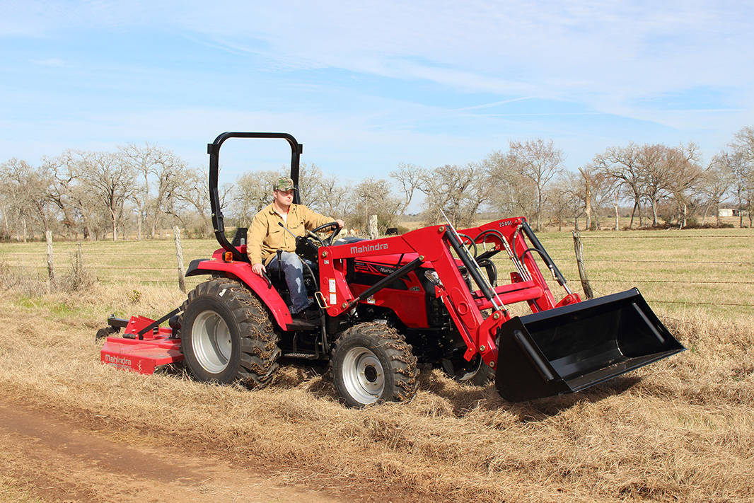 Mahindra 2540 shuttle loader and shredder